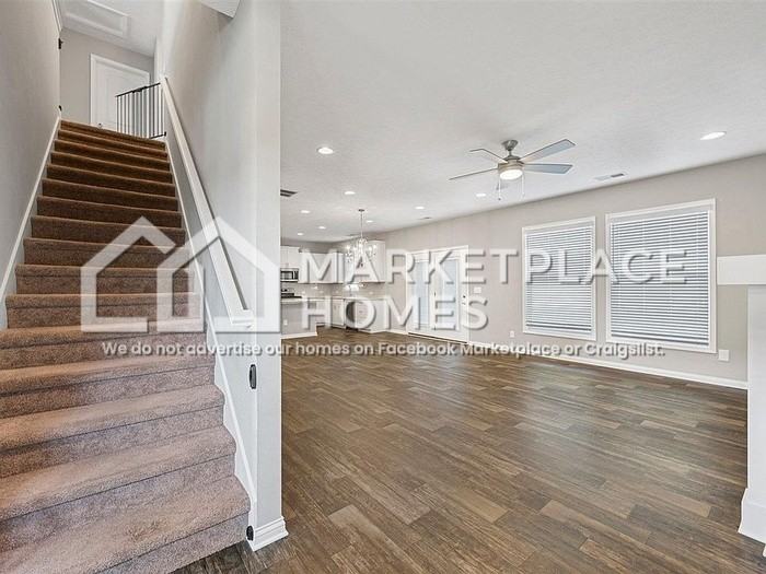 554 Vining Ln - Photo 5 of 37