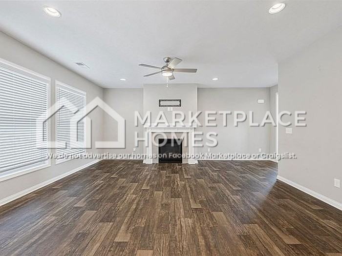 554 Vining Ln - Photo 7 of 37