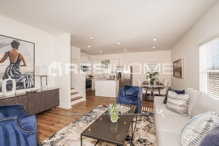 Springmeadow Dr - Photo 6 of 18