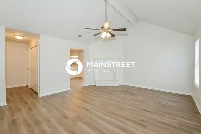 7623 Caitlynn Cir W - Photo 4 of 18