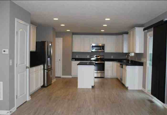 7381 Rum Cay Ln - Photo 3 of 5