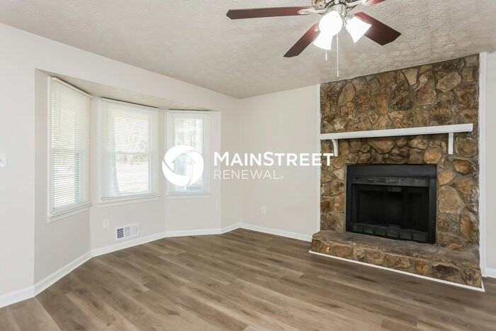 570 Knollwood Dr - Photo 5 of 19