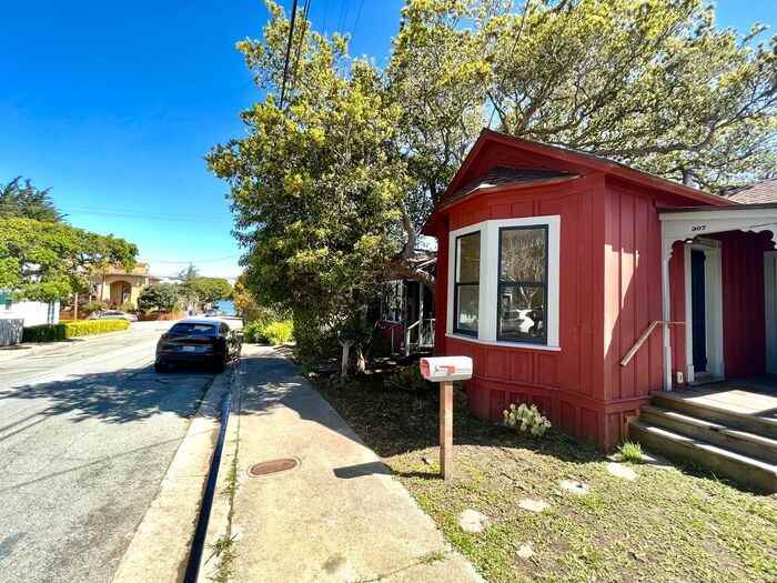 307 5th St - Photo 3 of 23