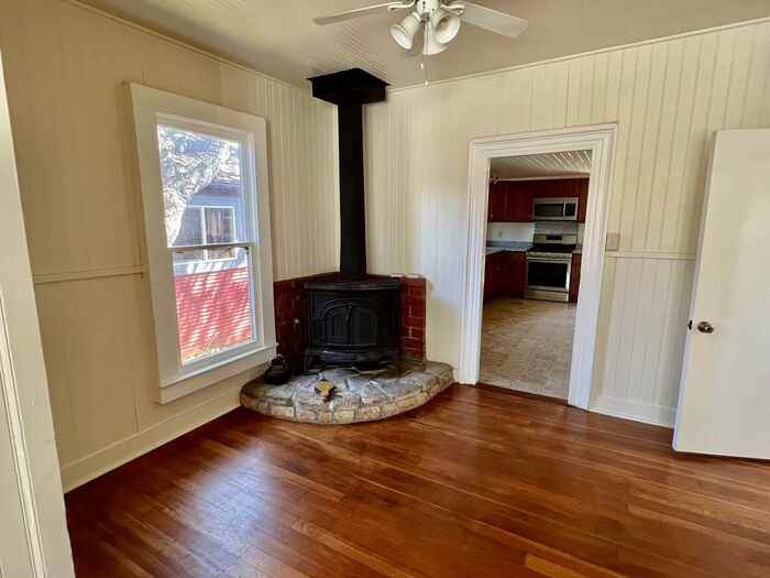 307 5th St - Photo 7 of 23