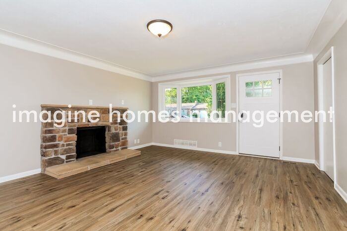 563 Grandin Ave - Photo 3 of 19