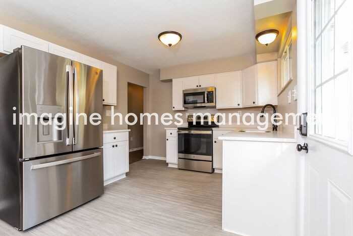 563 Grandin Ave - Photo 6 of 19