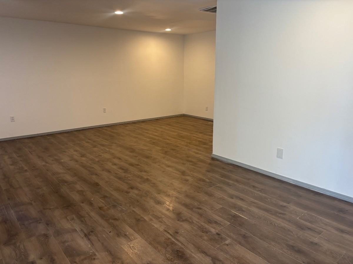 1325 Circle Dr #1 - Photo 3 of 24