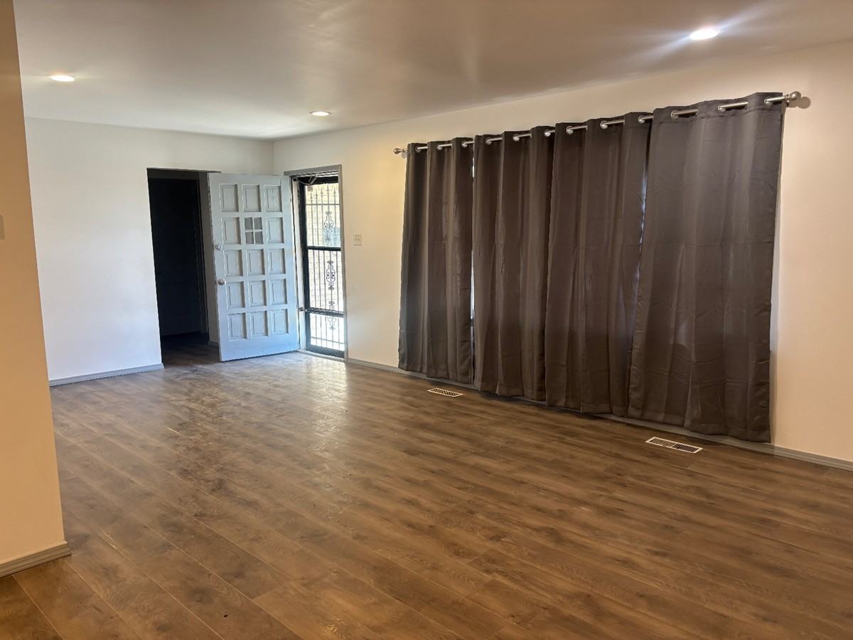 1325 Circle Dr #1 - Photo 5 of 24