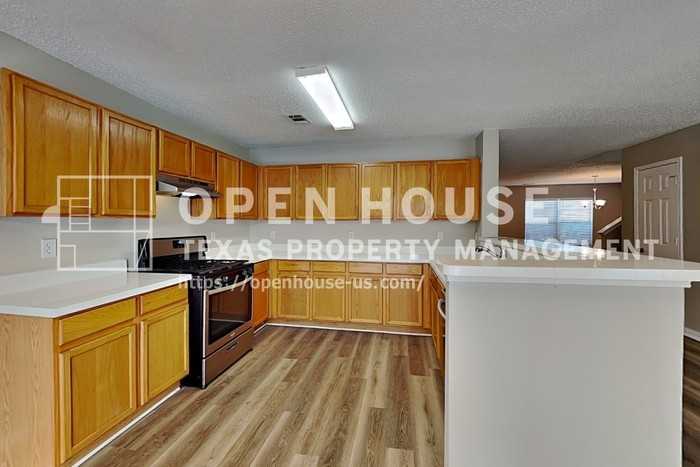 6733 Cedar View Trl - Photo 6 of 21