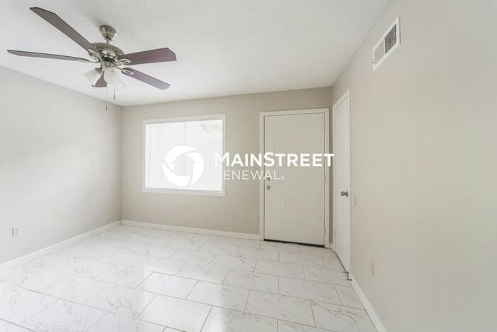 5059 Applewood Dr - Photo 2 of 16