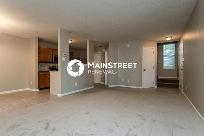 4549 Connaught Drive East - Photo 6 of 17