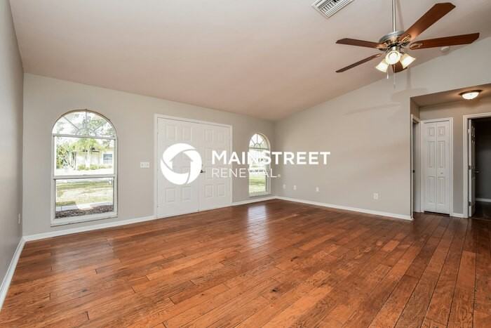 3527 Se 3rd Ave - Photo 4 of 16