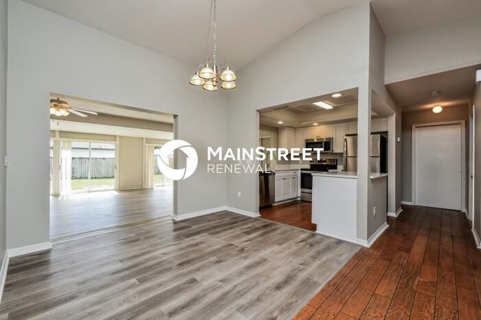 3527 Se 3rd Ave - Photo 5 of 16