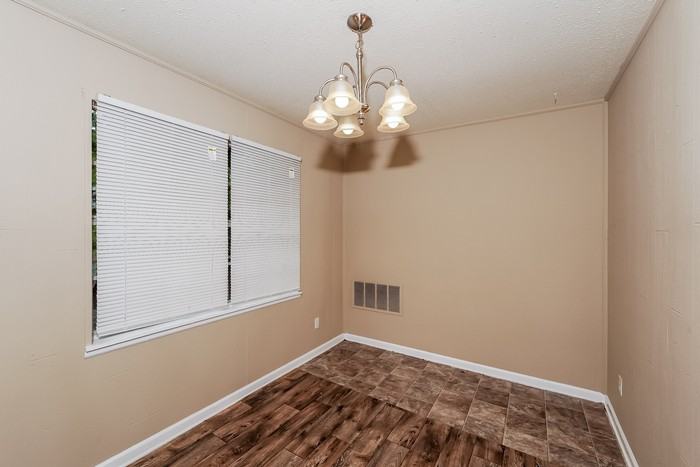 5235 Mike Dr - Photo 3 of 10