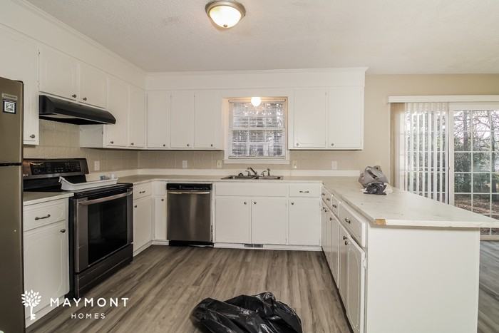 301 Maid Stone Rd - Photo 5 of 11