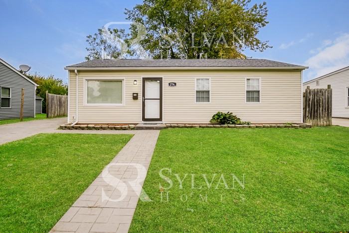 2756 Dolby Dr - Photo 2 of 16