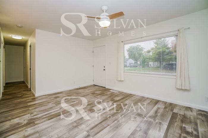 2756 Dolby Dr - Photo 4 of 16