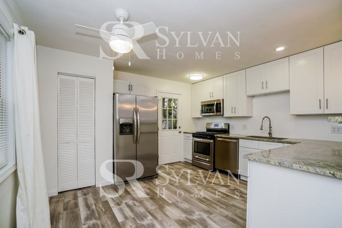 2756 Dolby Dr - Photo 7 of 16