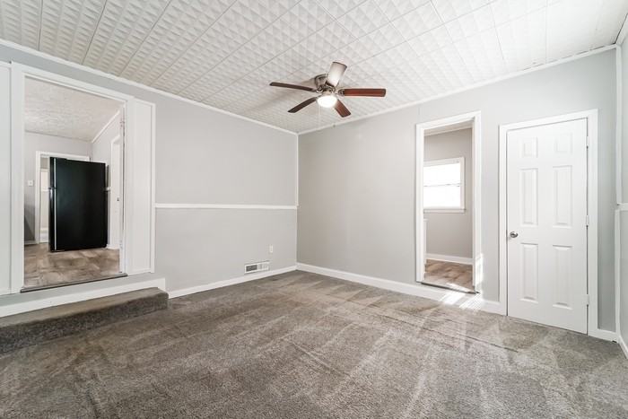 3151 Shirley Dr - Photo 4 of 11