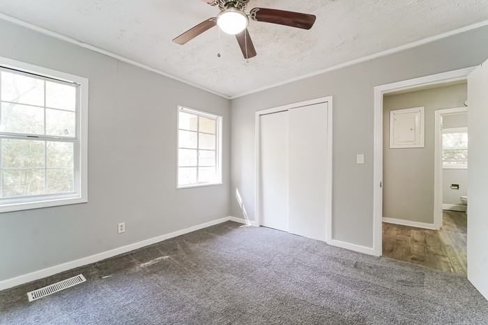 3151 Shirley Dr - Photo 6 of 11