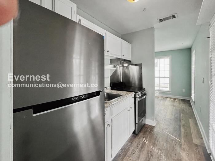 810 Madison St #C - Photo 4 of 23