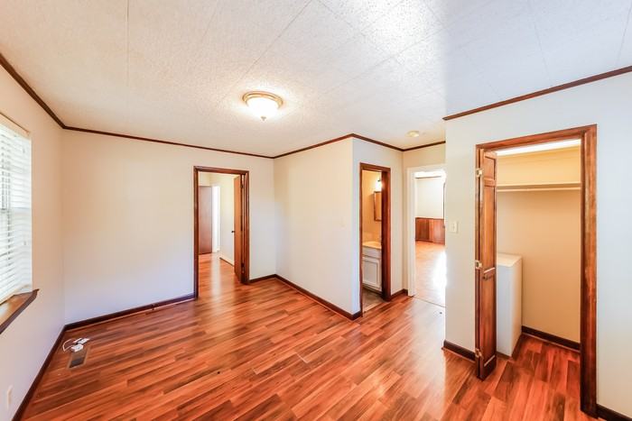 1025 Minor Dr - Photo 5 of 10