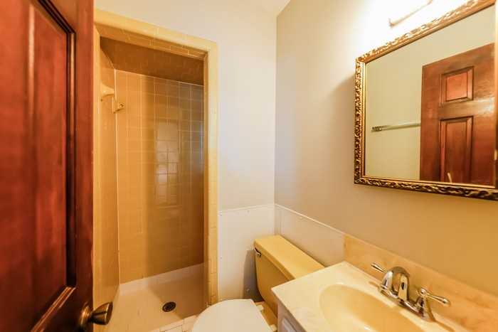 1025 Minor Dr - Photo 6 of 10