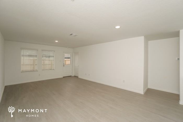 2416 Shady Grv - Photo 7 of 15