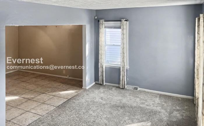 4065 Harwood Rd - Photo 4 of 21