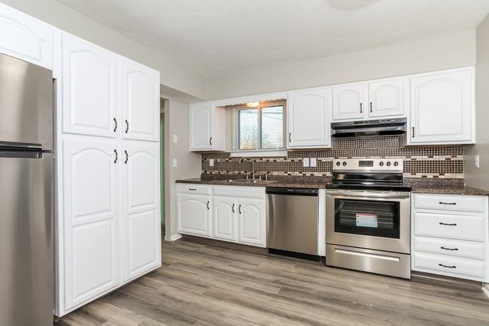 250 Francisridge Dr - Photo 3 of 9