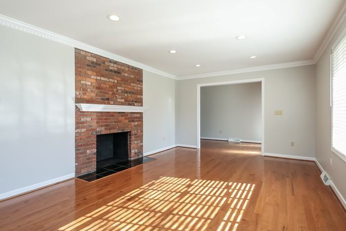 303 Sherborne Dr - Photo 3 of 11