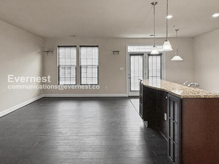 1313 Cheswick Ln - Photo 7 of 32