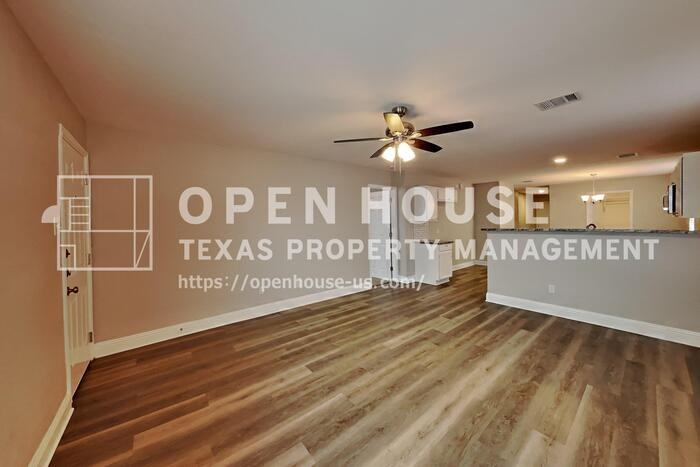 4553 Waterford Dr - Photo 4 of 20