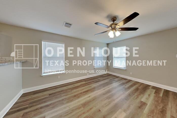 4553 Waterford Dr - Photo 5 of 20