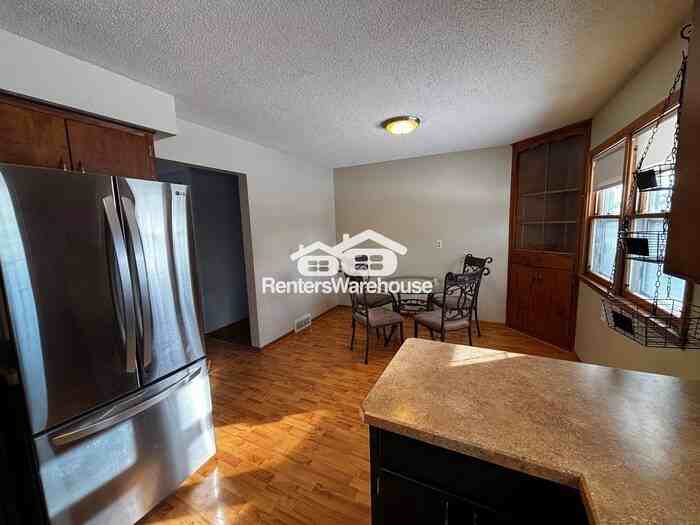 804 9th St - Photo 5 of 23