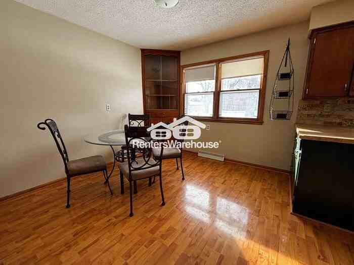 804 9th St - Photo 6 of 23