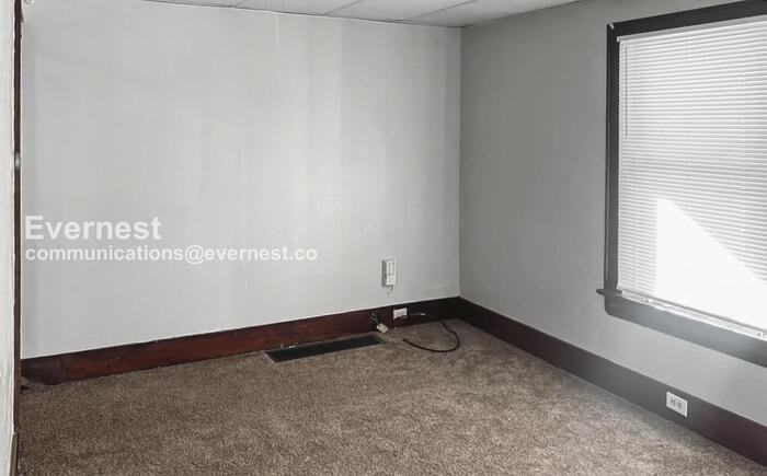 1187 Murray Ave - Photo 5 of 17