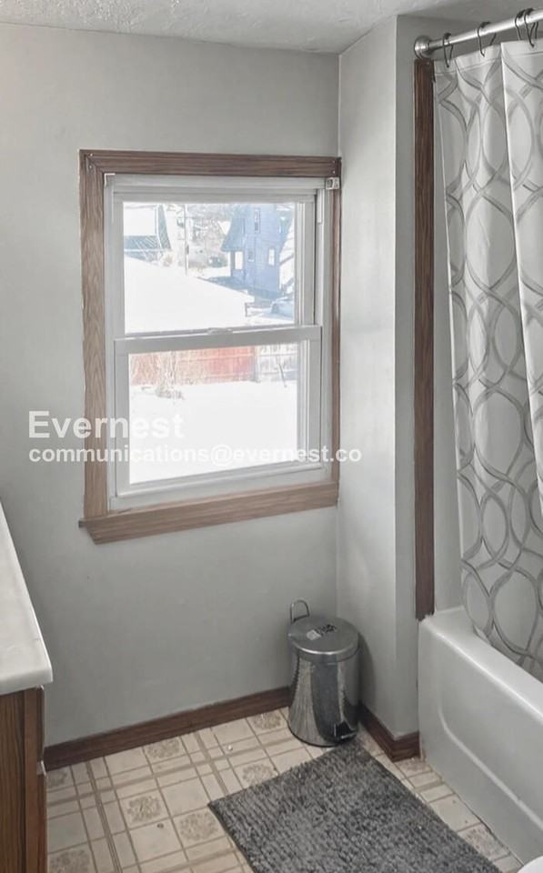 1187 Murray Ave - Photo 7 of 17