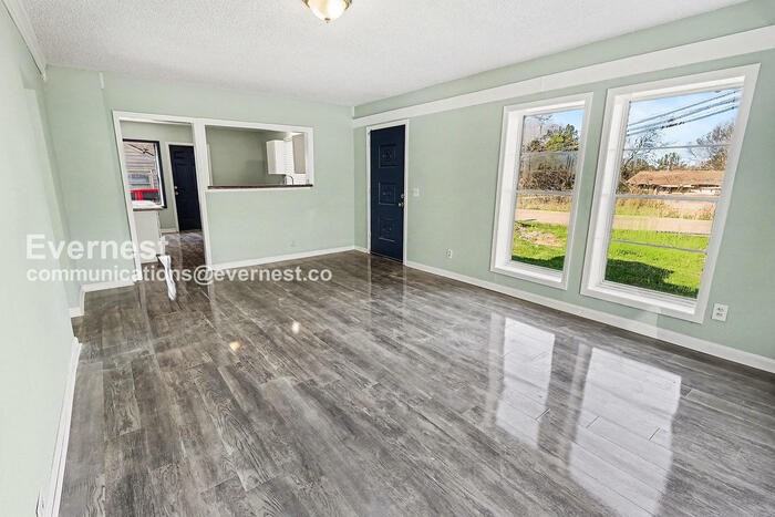 2028 13th St N - Photo 2 of 23