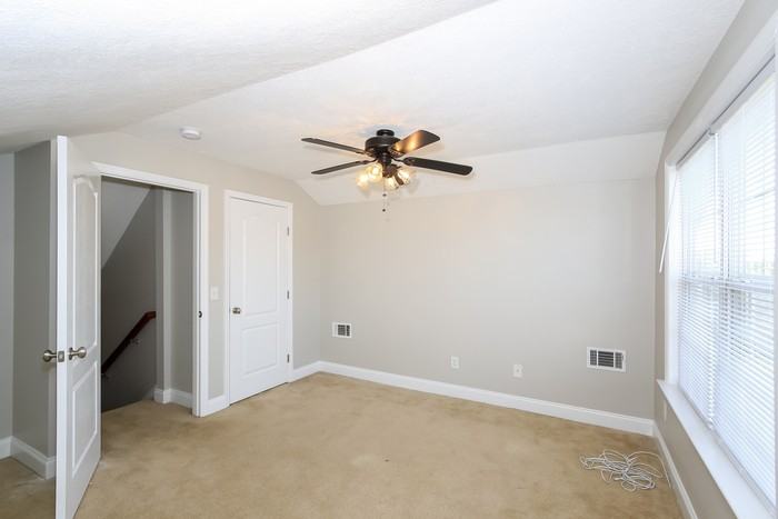 616 Dunrobin Ln - Photo 2 of 10