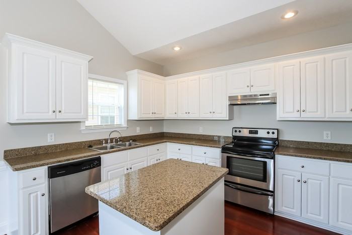 616 Dunrobin Ln - Photo 4 of 10