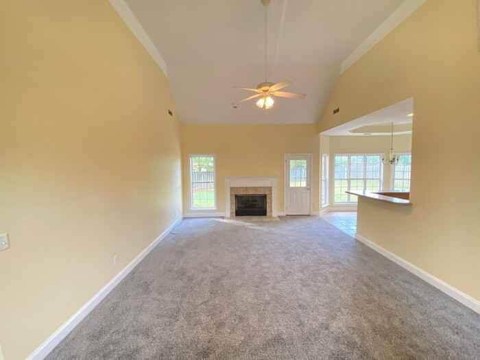 129 Thorn Berry Dr - Photo 4 of 24