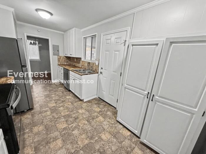 3056 Highland Dr - Photo 2 of 24