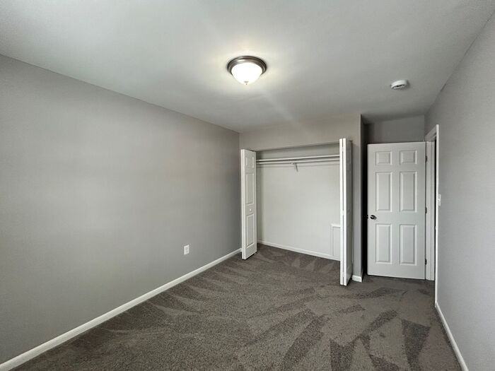 8 Transverse Ave - Photo 5 of 7