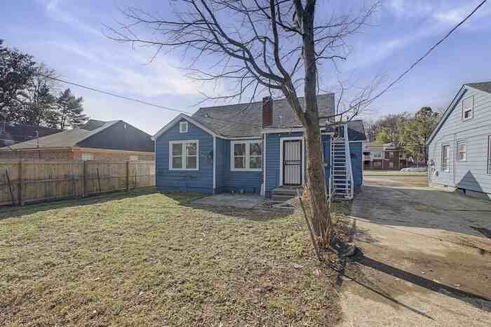 1052 National St - Photo 2 of 16