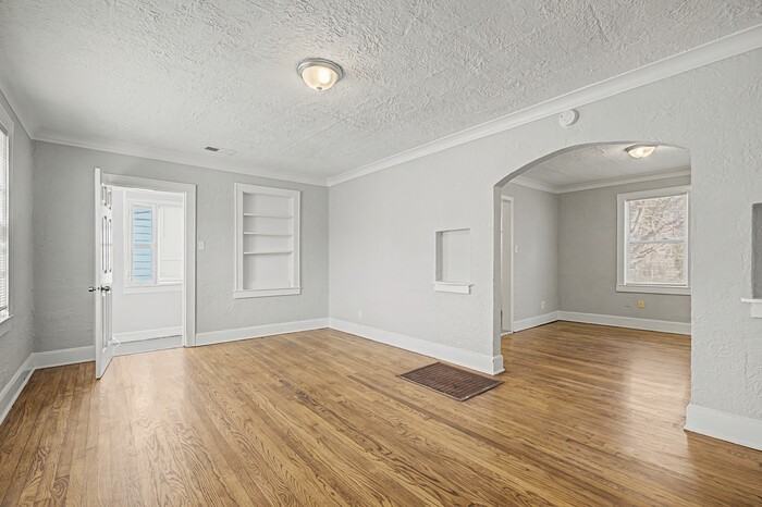 1052 National St - Photo 5 of 16