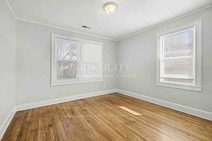1052 National St - Photo 6 of 16