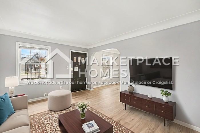 9917 Sussex St - Photo 2 of 23