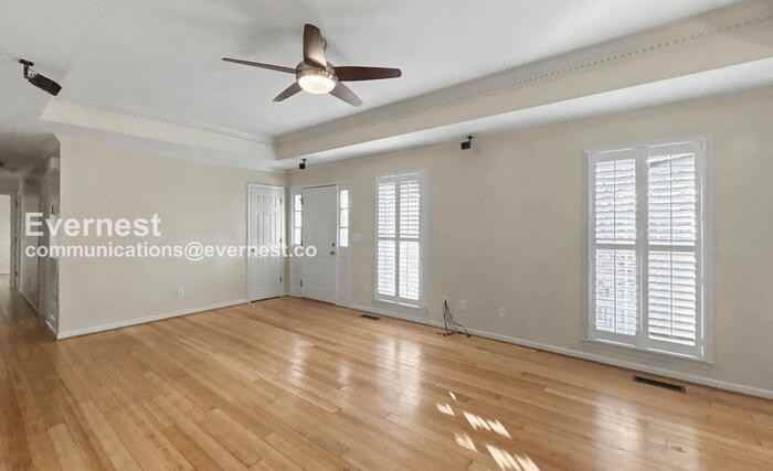 1050 Independence Ct - Photo 5 of 24