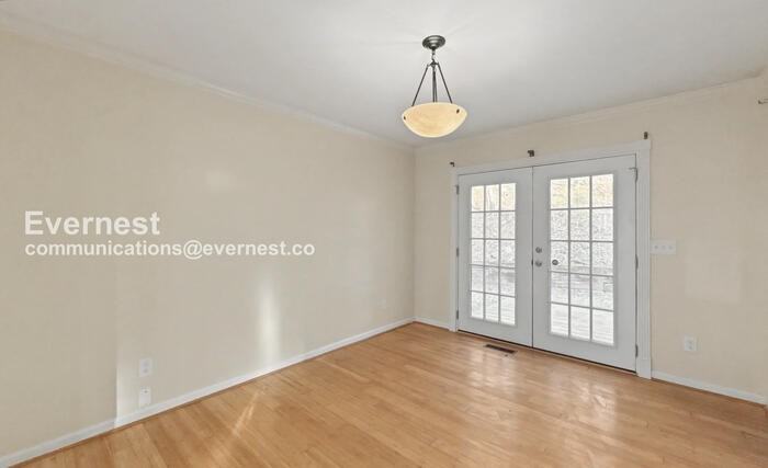 1050 Independence Ct - Photo 6 of 24